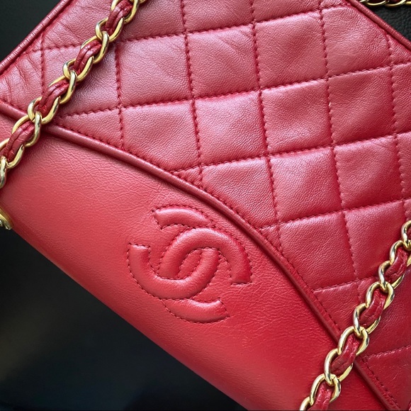 CHANEL Vintage CC Logo Red & Gold Chain Bag - Picture 5 of 10